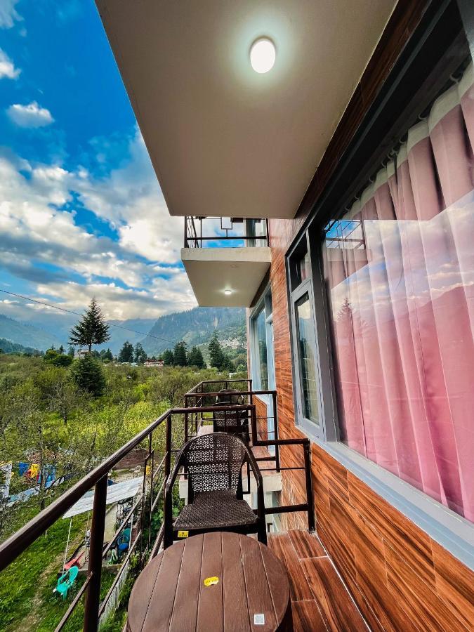Apple Flower With Balcony And Mountain View Manāli Dış mekan fotoğraf