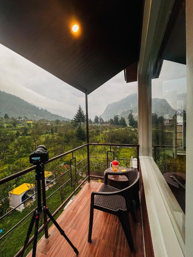 Apple Flower With Balcony And Mountain View Manāli Dış mekan fotoğraf